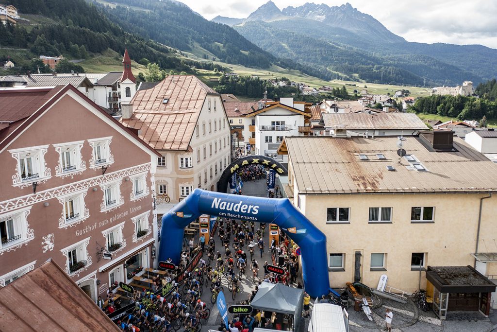 Three-country tour at the start of the MAXXIS BIKE Transalp