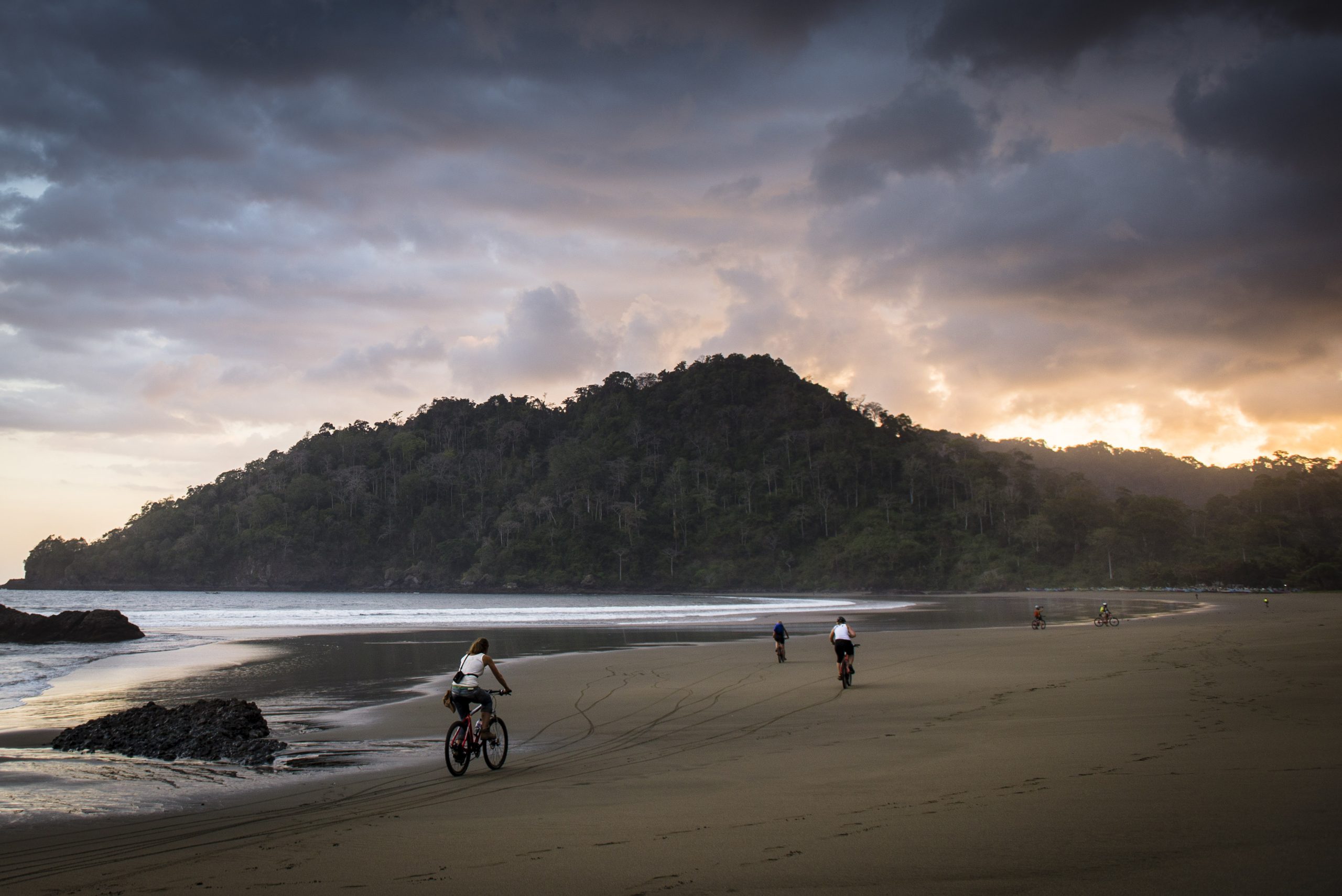 Learn To Love the Country and its People by Bike. Images by Martin Siering.